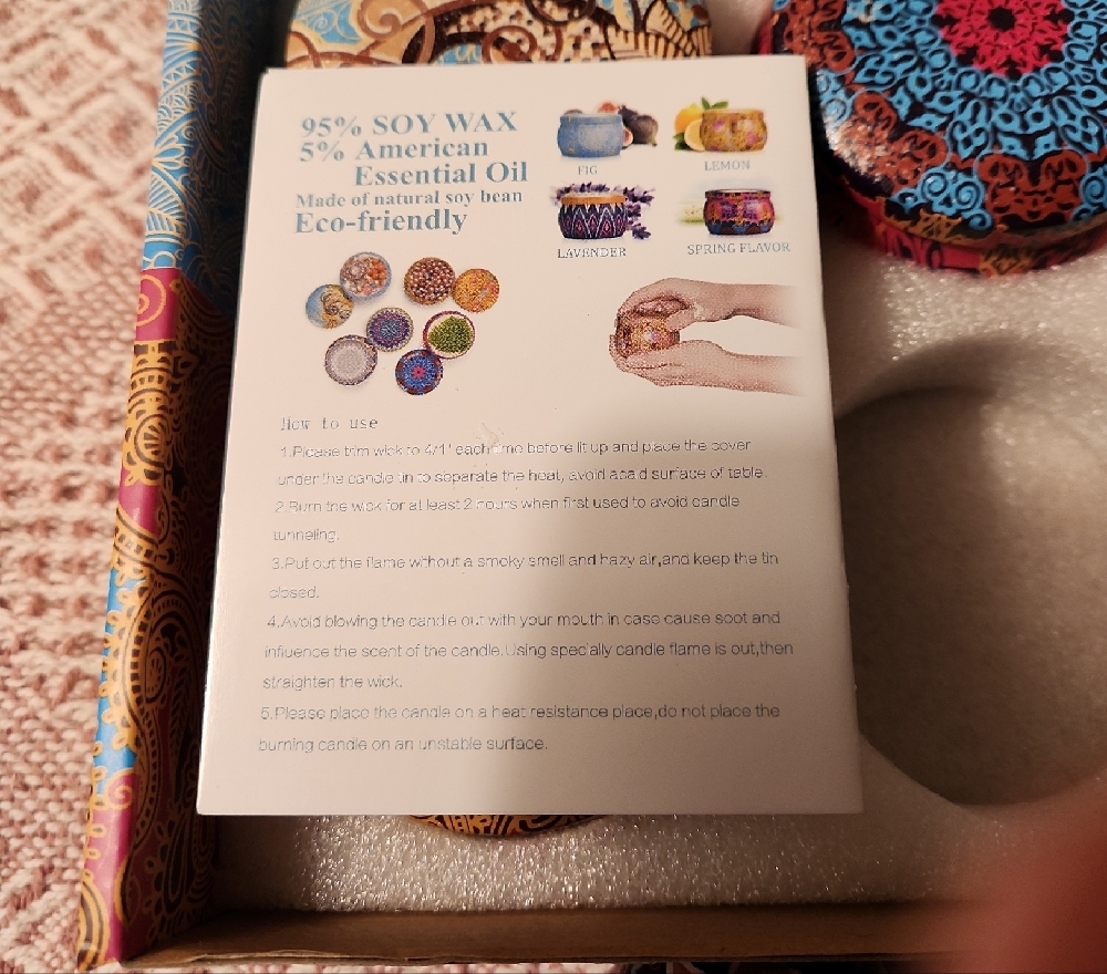 Gift Set Box Of 4 Candles - Picture 2 of 10